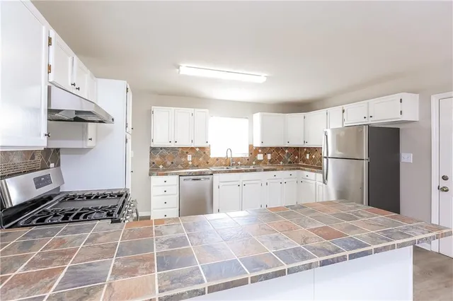 $1,585 | 413 North Seminole Drive, Unit D, Independence, MO 64056