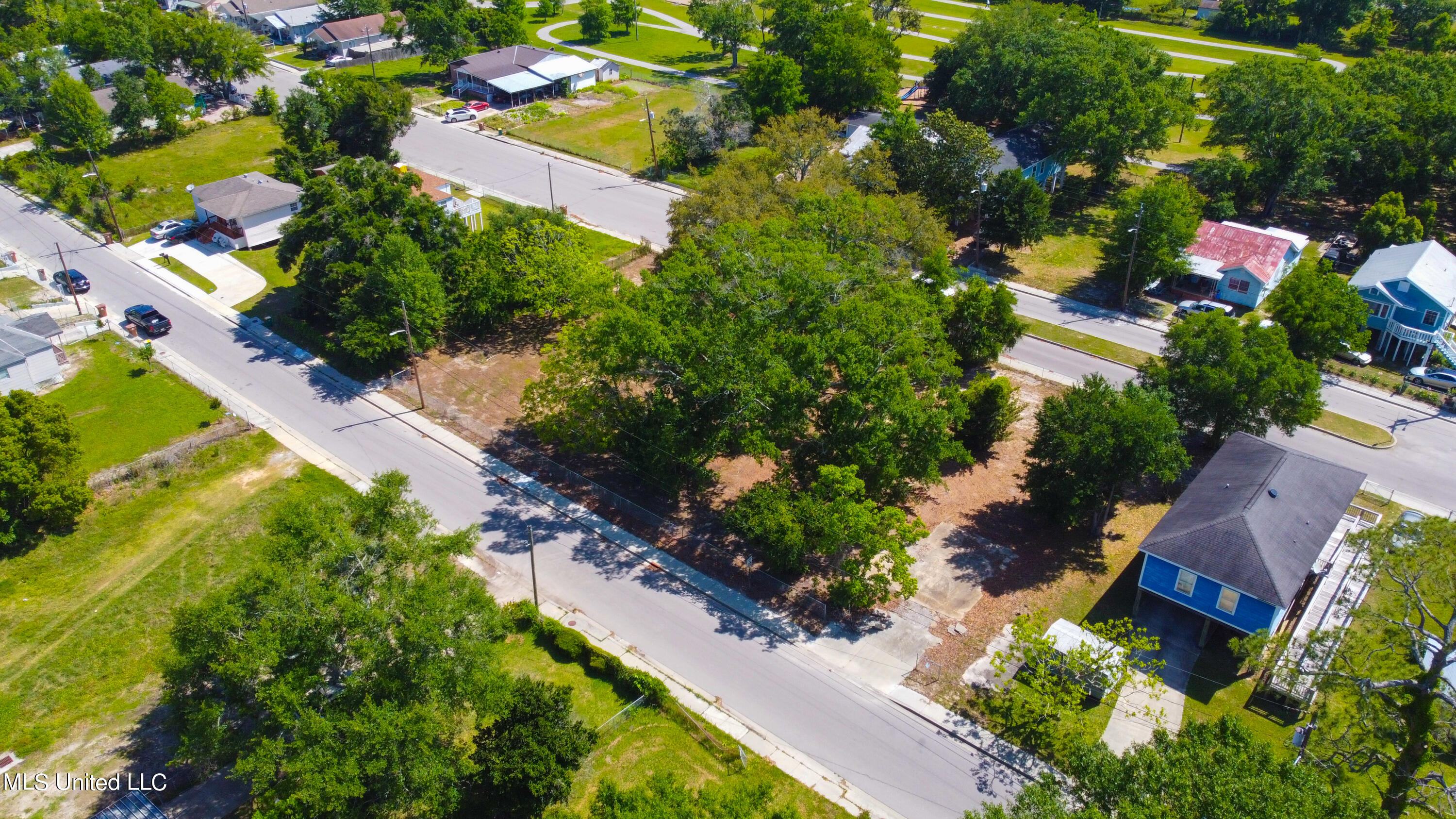 215 Strangi Avenue Biloxi, MS 39530 - Photo 8 of 21 DJI-07