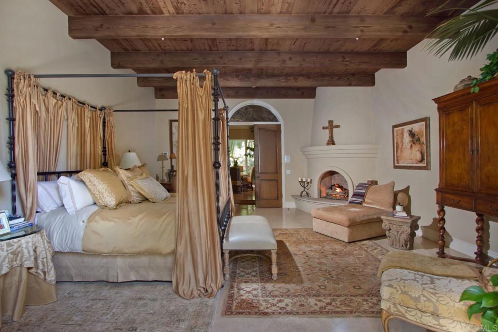 15651 Puerta Del Sol Rancho Santa Fe, CA 92067 - Photo 13 of 19 a living room with furniture and a couch