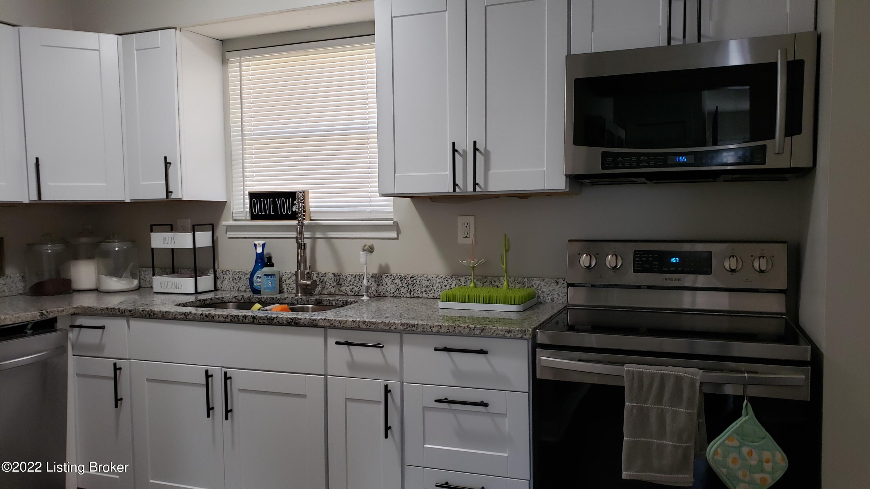 4613 Frel Road Louisville, KY 40272 - Photo 8 of 24 4613 Kitchen 2