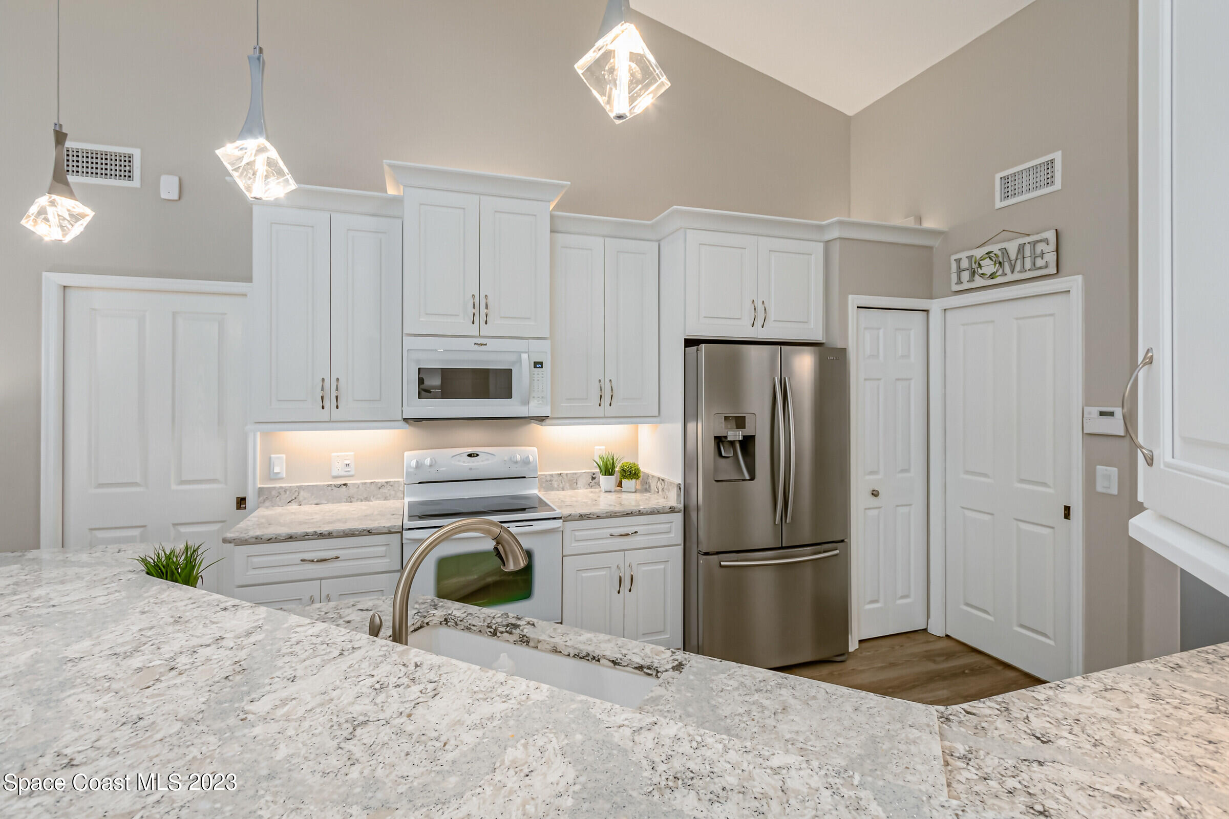 4363 Long Lake Road Melbourne, FL 32934 - Photo 3 of 69 Stunning Kitchen