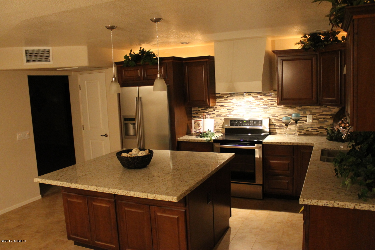 957 East McKellips Road Tempe, AZ 85288 - Photo 3 of 10 KITCHEN 2