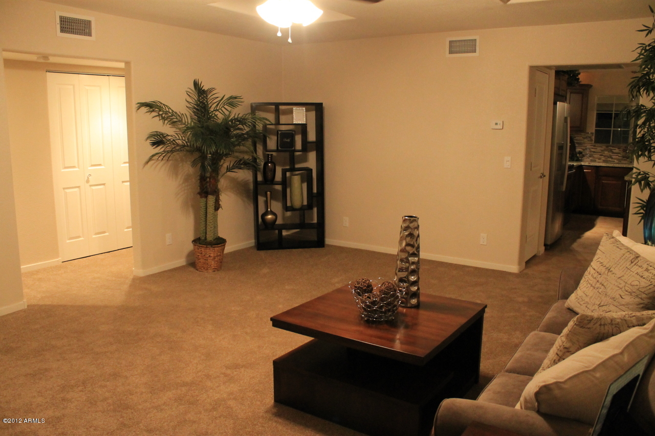 957 East McKellips Road Tempe, AZ 85288 - Photo 5 of 10 FAMILY ROOM