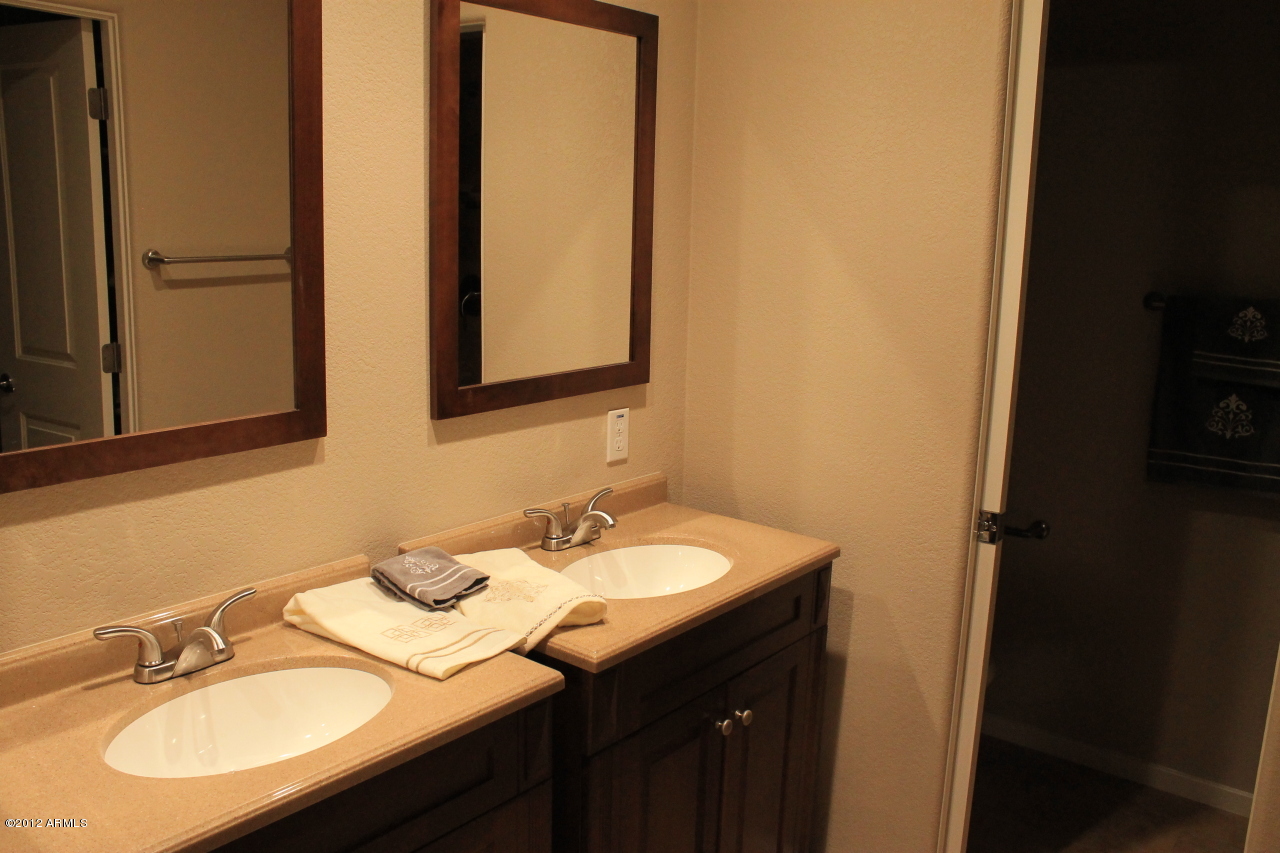957 East McKellips Road Tempe, AZ 85288 - Photo 8 of 10 MASTER BATHROOM 1