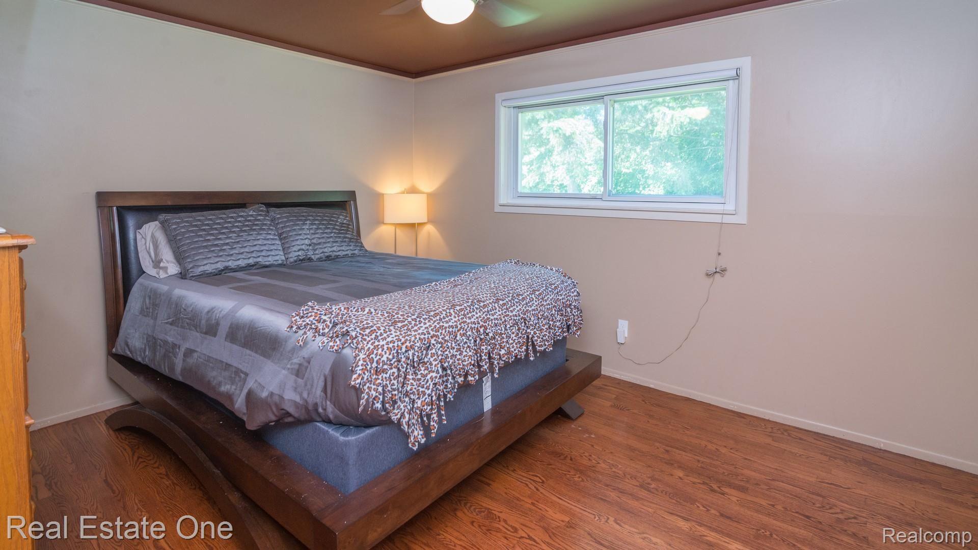 23917 Meadowbrook Road Novi, MI 48375 - Photo 17 of 32 026_3.jpg