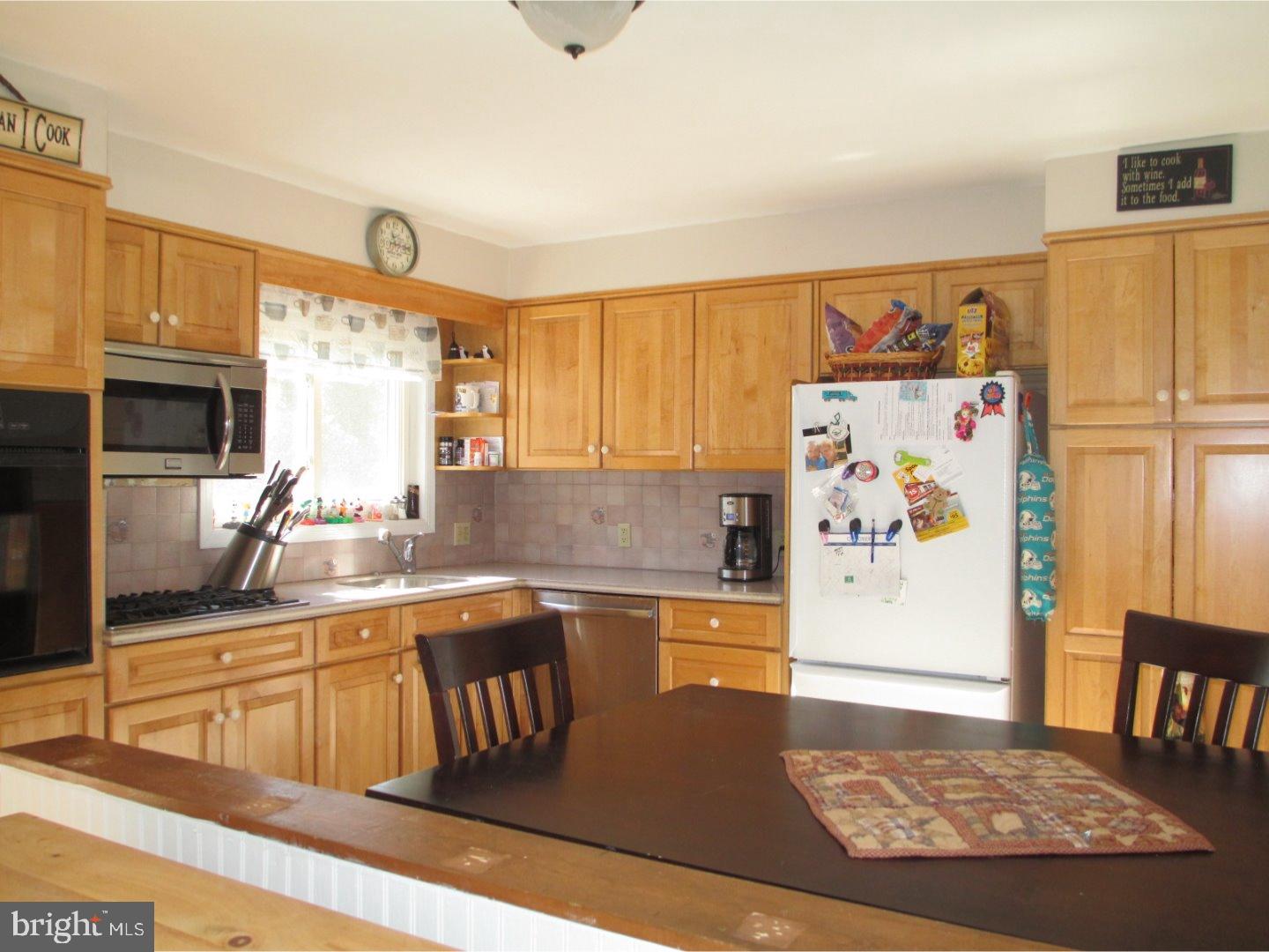 15 Bayberry Road Ewing, NJ 08618 - Photo 4 of 22