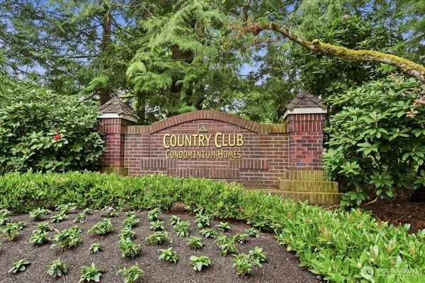 $332,900 | 15433 Country Club Drive, Unit E305, Mill Creek, WA 98012