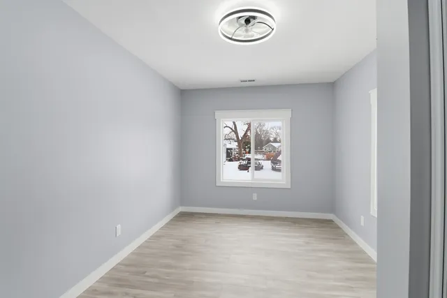 $250,000 | 39470 North Woodland Avenue, Antioch, IL 60002