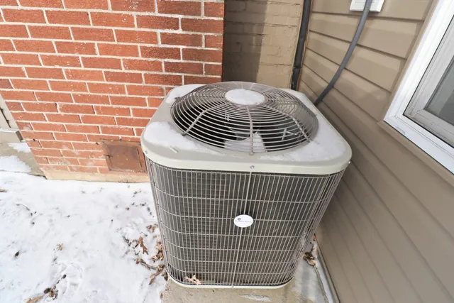 $250,000 | 39470 North Woodland Avenue, Antioch, IL 60002