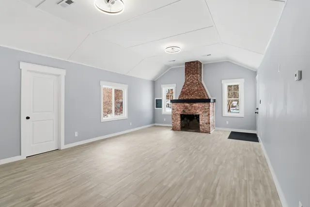 $250,000 | 39470 North Woodland Avenue, Antioch, IL 60002