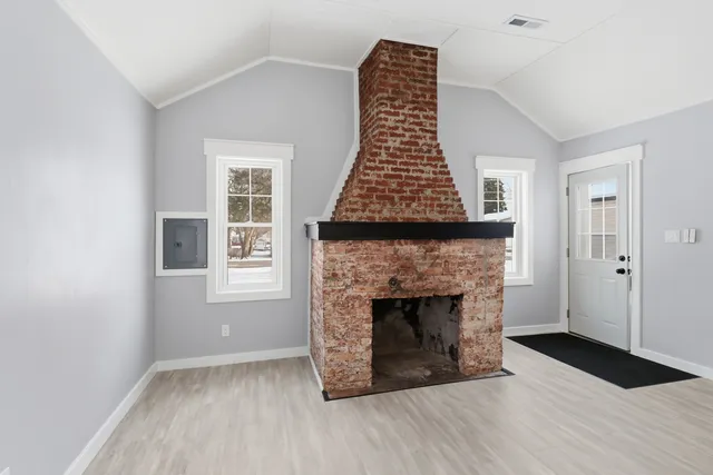 $250,000 | 39470 North Woodland Avenue, Antioch, IL 60002