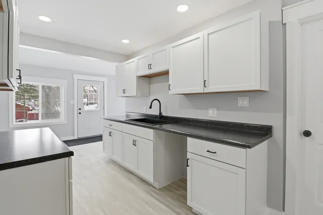 $250,000 | 39470 North Woodland Avenue, Antioch, IL 60002