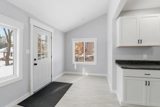 $250,000 | 39470 North Woodland Avenue, Antioch, IL 60002