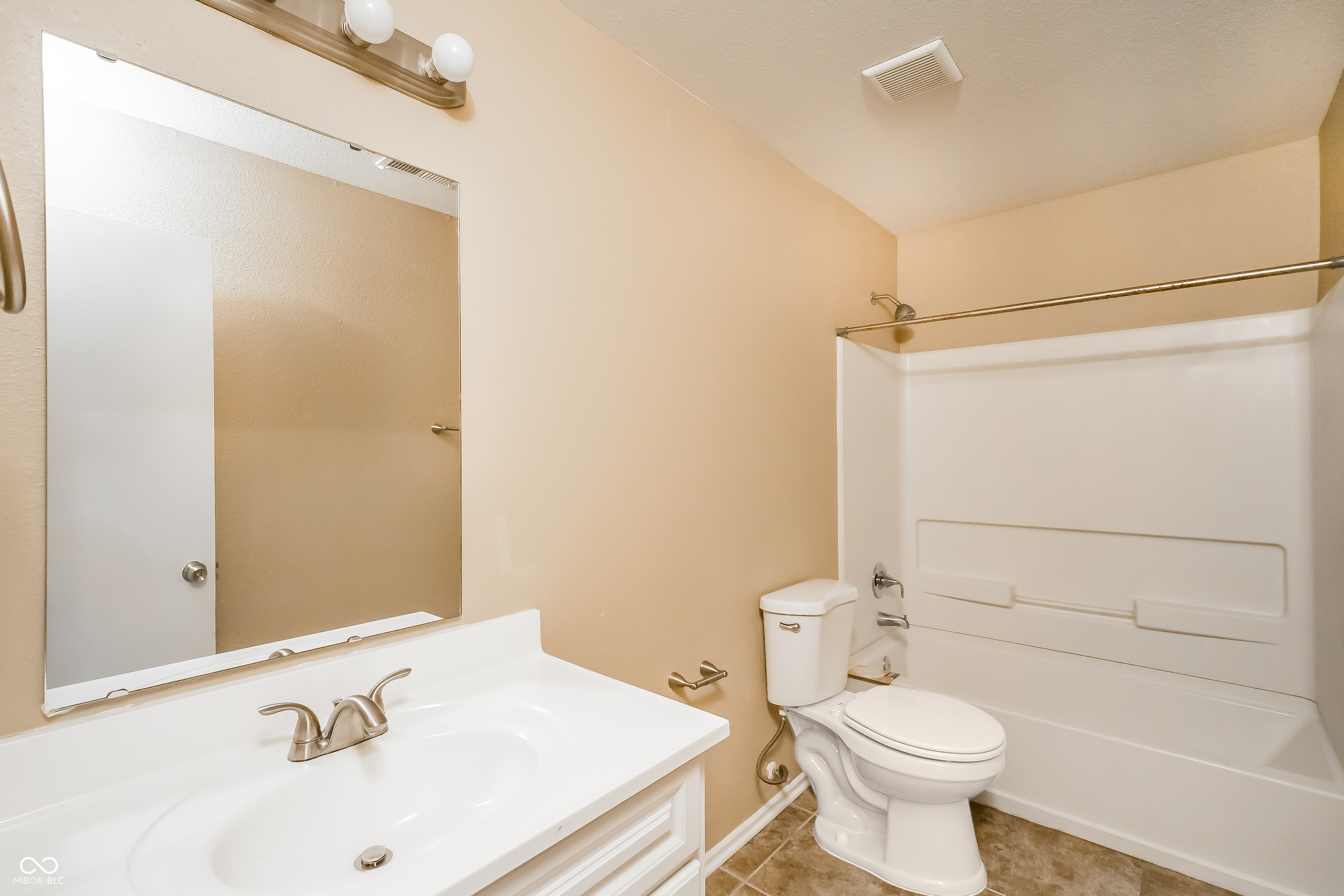 8118 Gathering Lane Indianapolis, IN 46259 - Photo 13 of 17