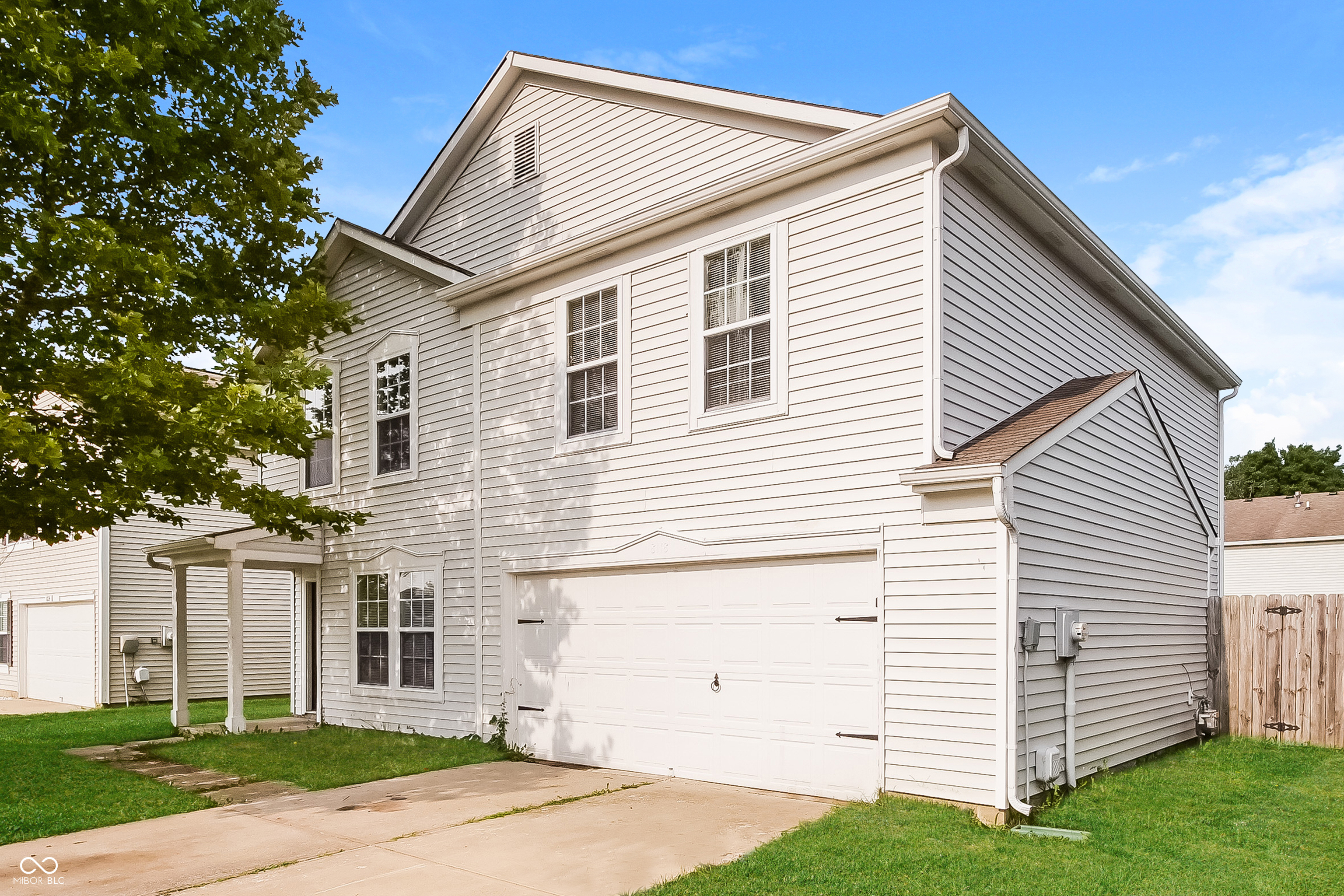 8118 Gathering Lane Indianapolis, IN 46259 - Photo 2 of 17