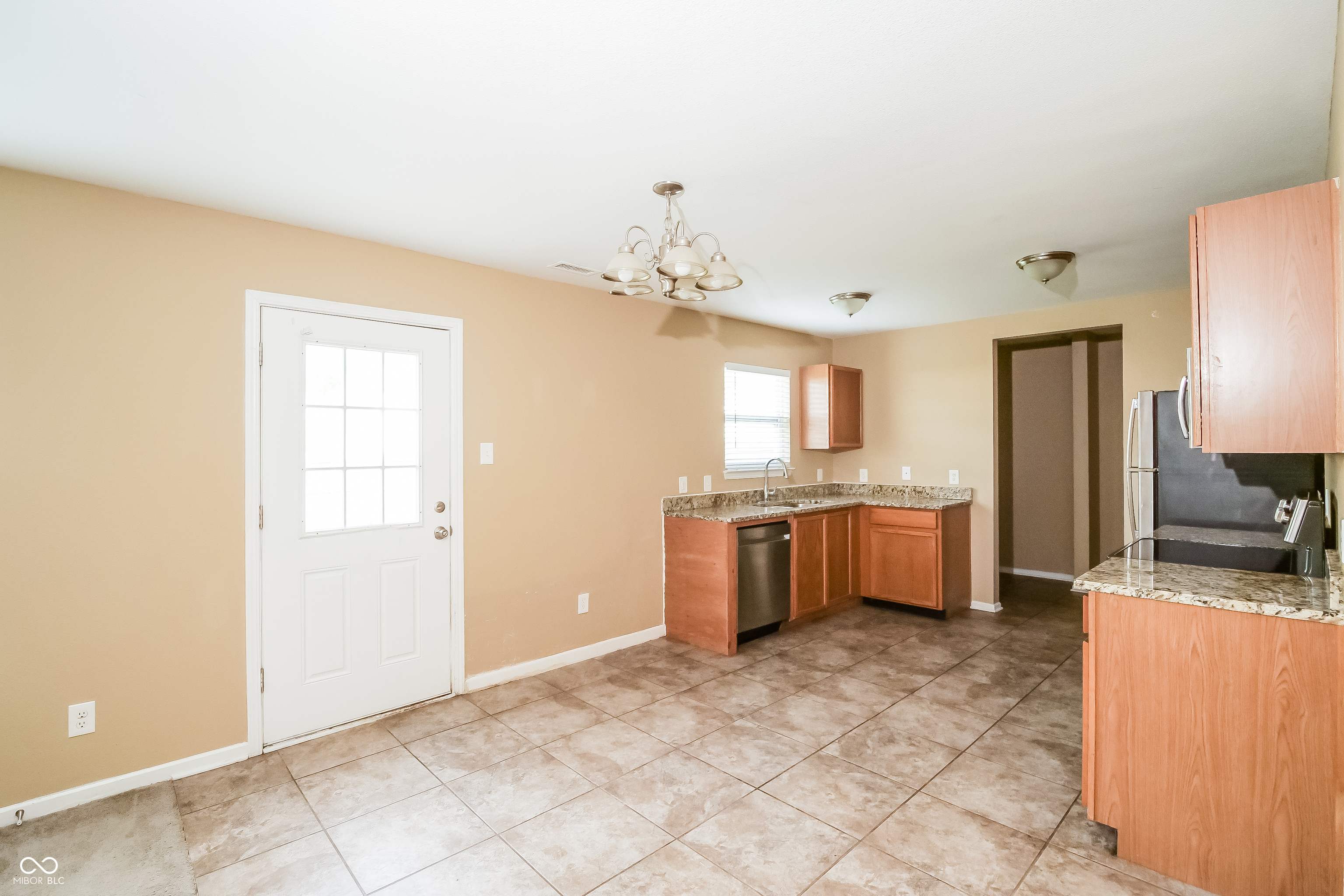 8118 Gathering Lane Indianapolis, IN 46259 - Photo 6 of 17