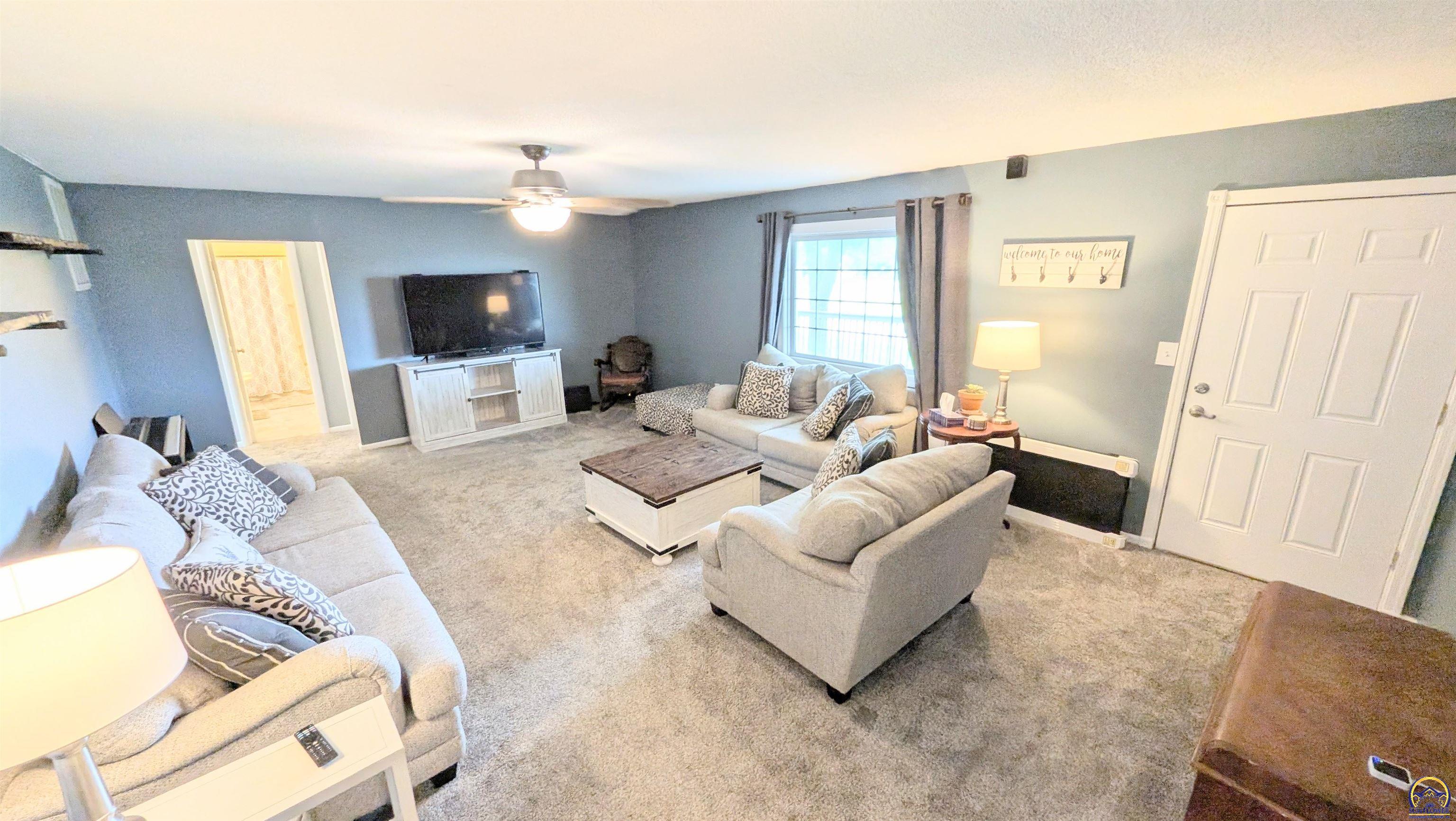 13765 South Morrill Road Carbondale, KS 66414 - Photo 13 of 46