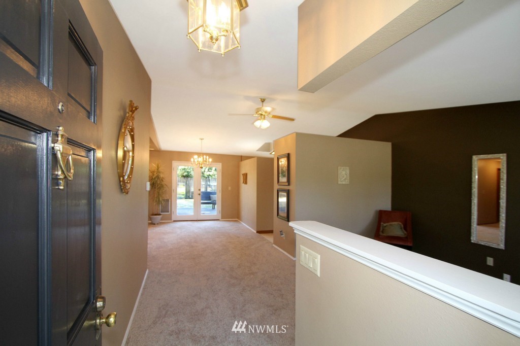2207 Northeast 27th Street Renton, WA 98056 - Photo 2 of 15