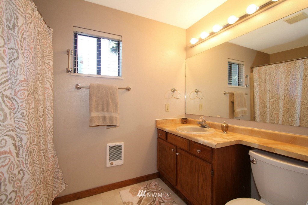 2207 Northeast 27th Street Renton, WA 98056 - Photo 11 of 15