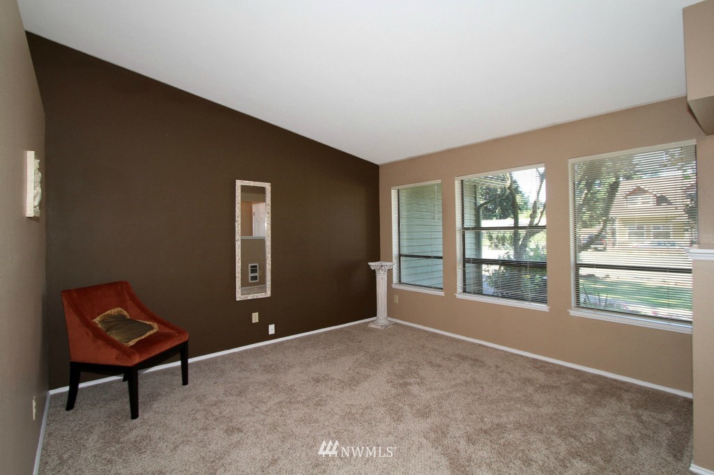 2207 Northeast 27th Street Renton, WA 98056 - Photo 3 of 15
