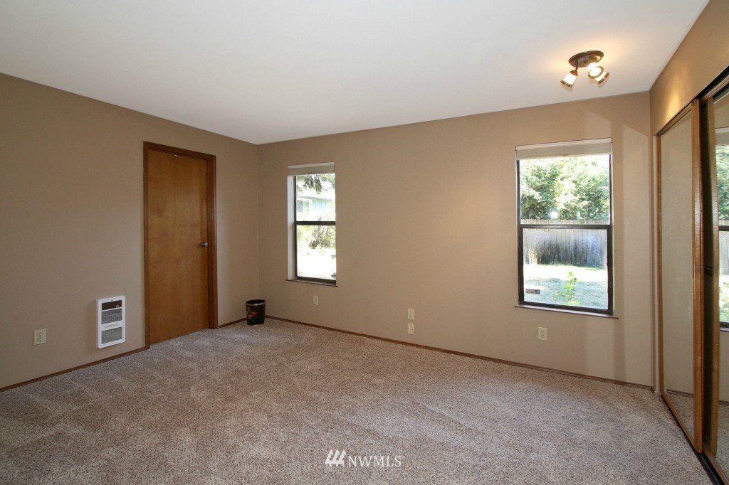 2207 Northeast 27th Street Renton, WA 98056 - Photo 8 of 15
