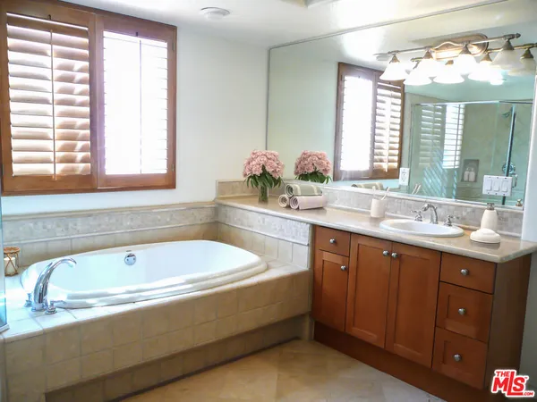 $6,750 | 5831 Seawalk Drive, Playa Vista, CA 90094