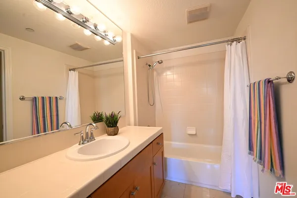 $6,750 | 5831 Seawalk Drive, Playa Vista, CA 90094