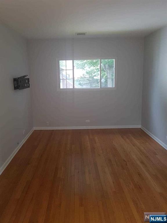 96 Columbus Drive Tenafly, NJ 07670 - Photo 9 of 11