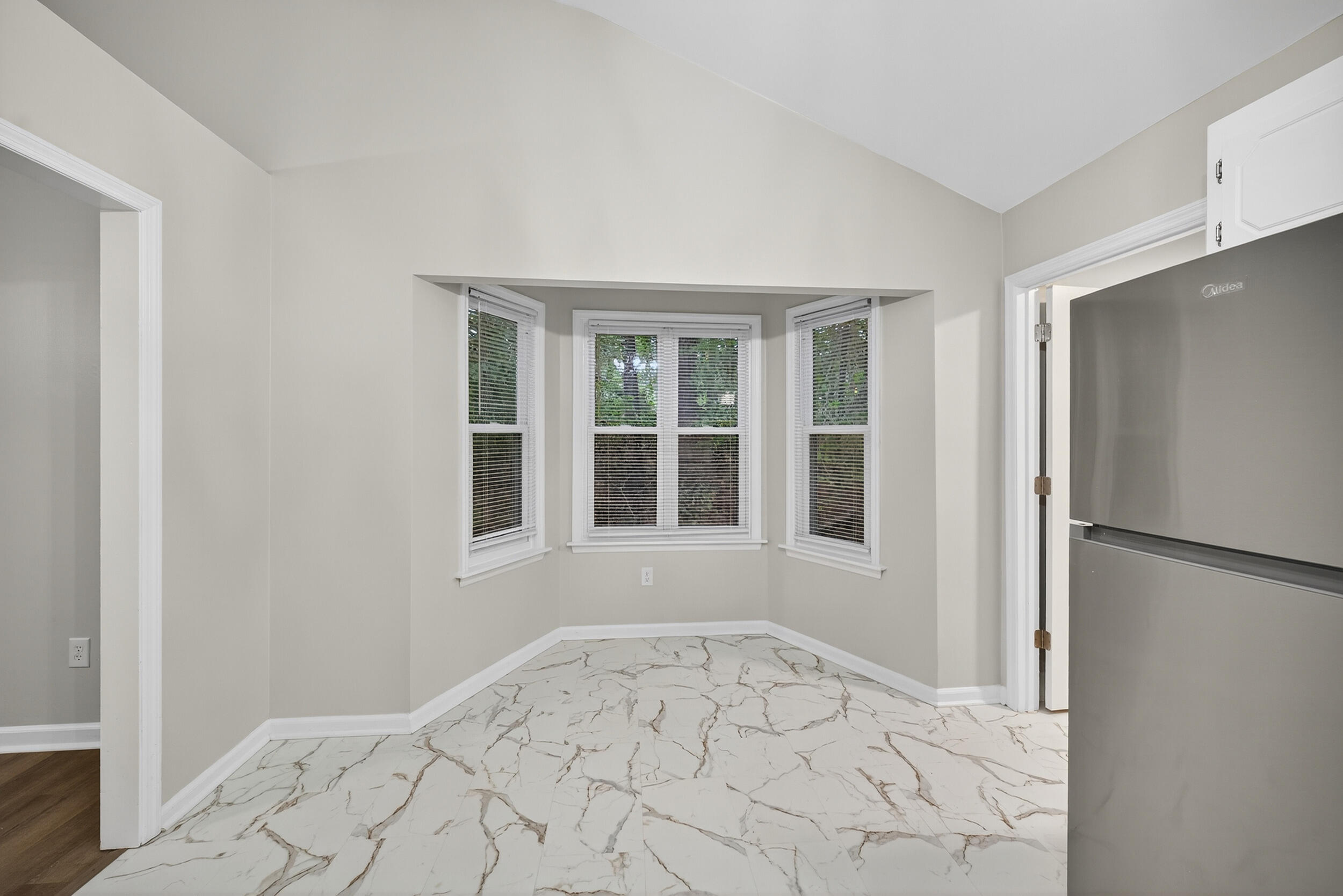 2327 Rutherford Avenue Augusta, GA 30906 - Photo 20 of 53 Dining Nook W/ Windows
