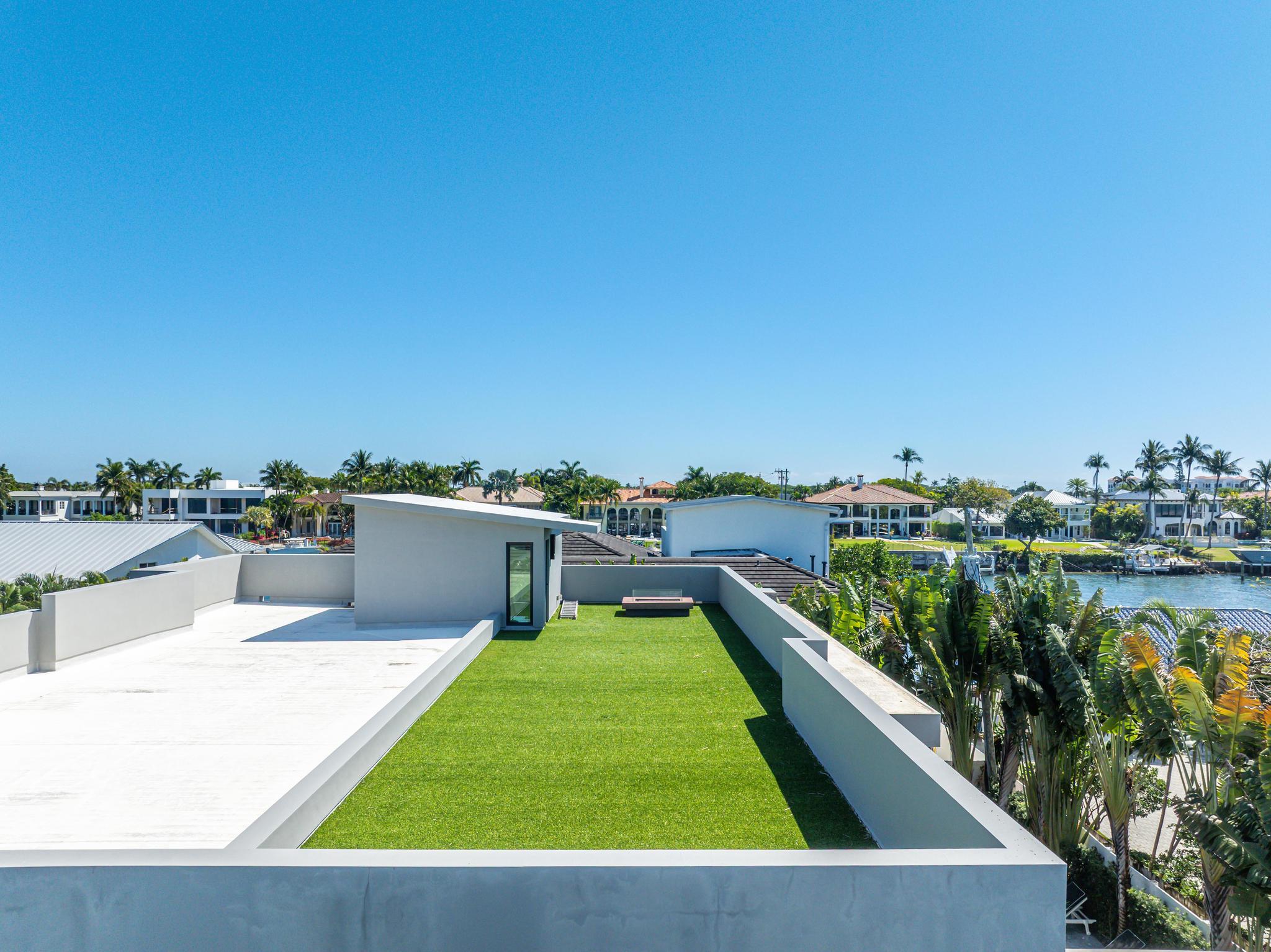 520 Northeast 4th Lane Boca Raton, FL 33432 - Photo 38 of 40 a view of swimming pool from a balcony
