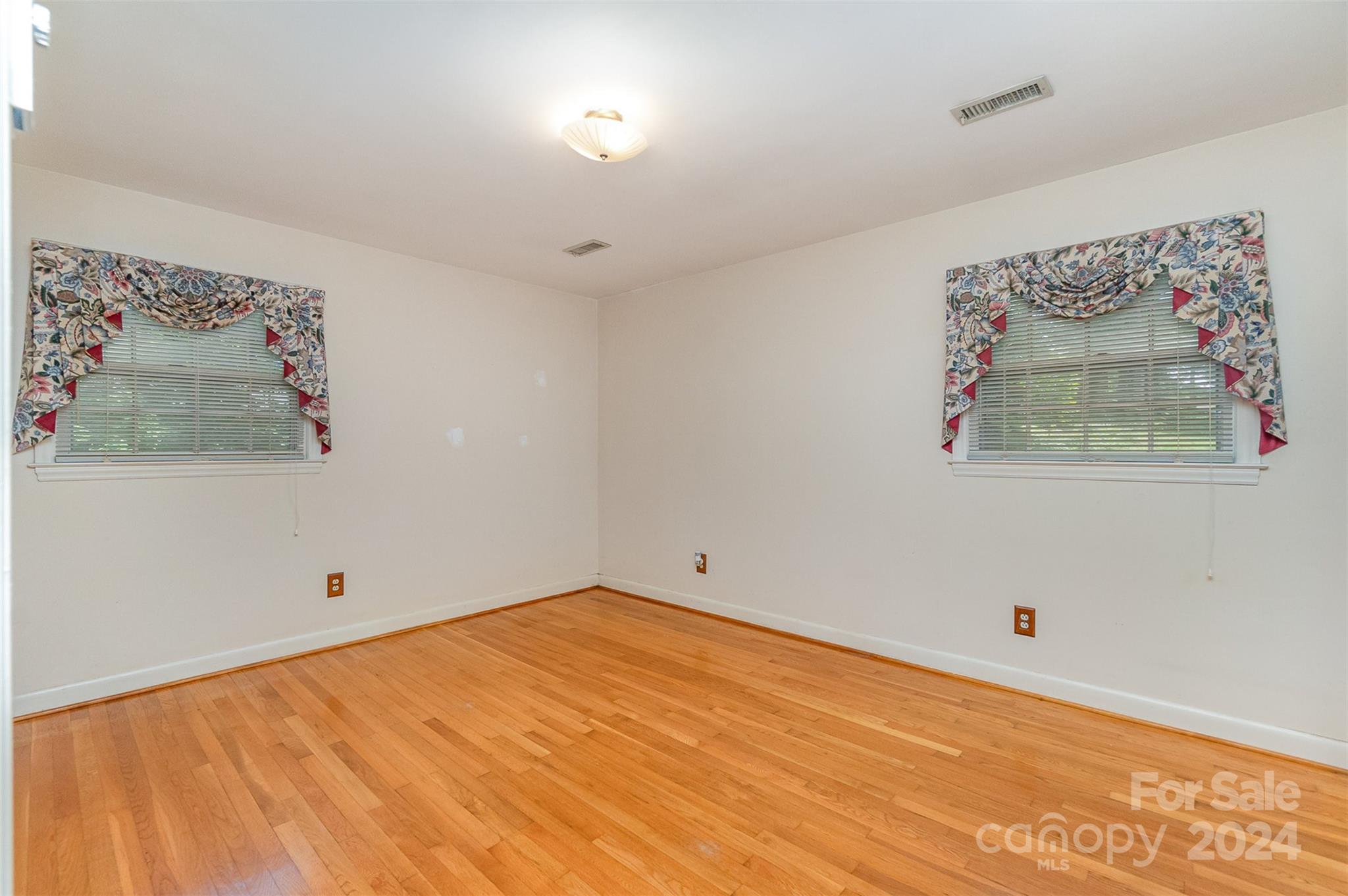 449 Kimmswick Road Charlotte, NC 28214 - Photo 13 of 26 Gallery Image 13