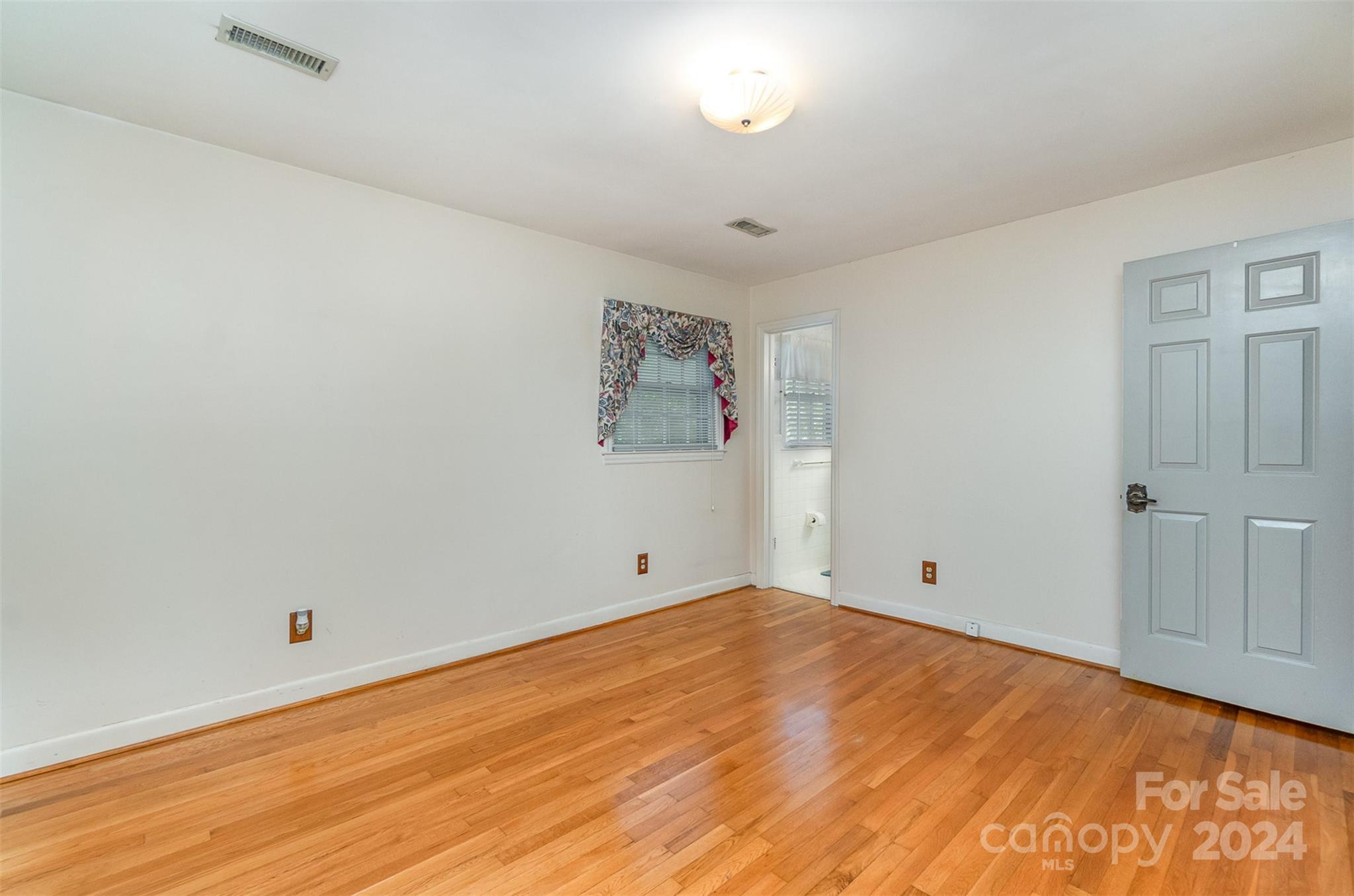 449 Kimmswick Road Charlotte, NC 28214 - Photo 15 of 26 Gallery Image 15