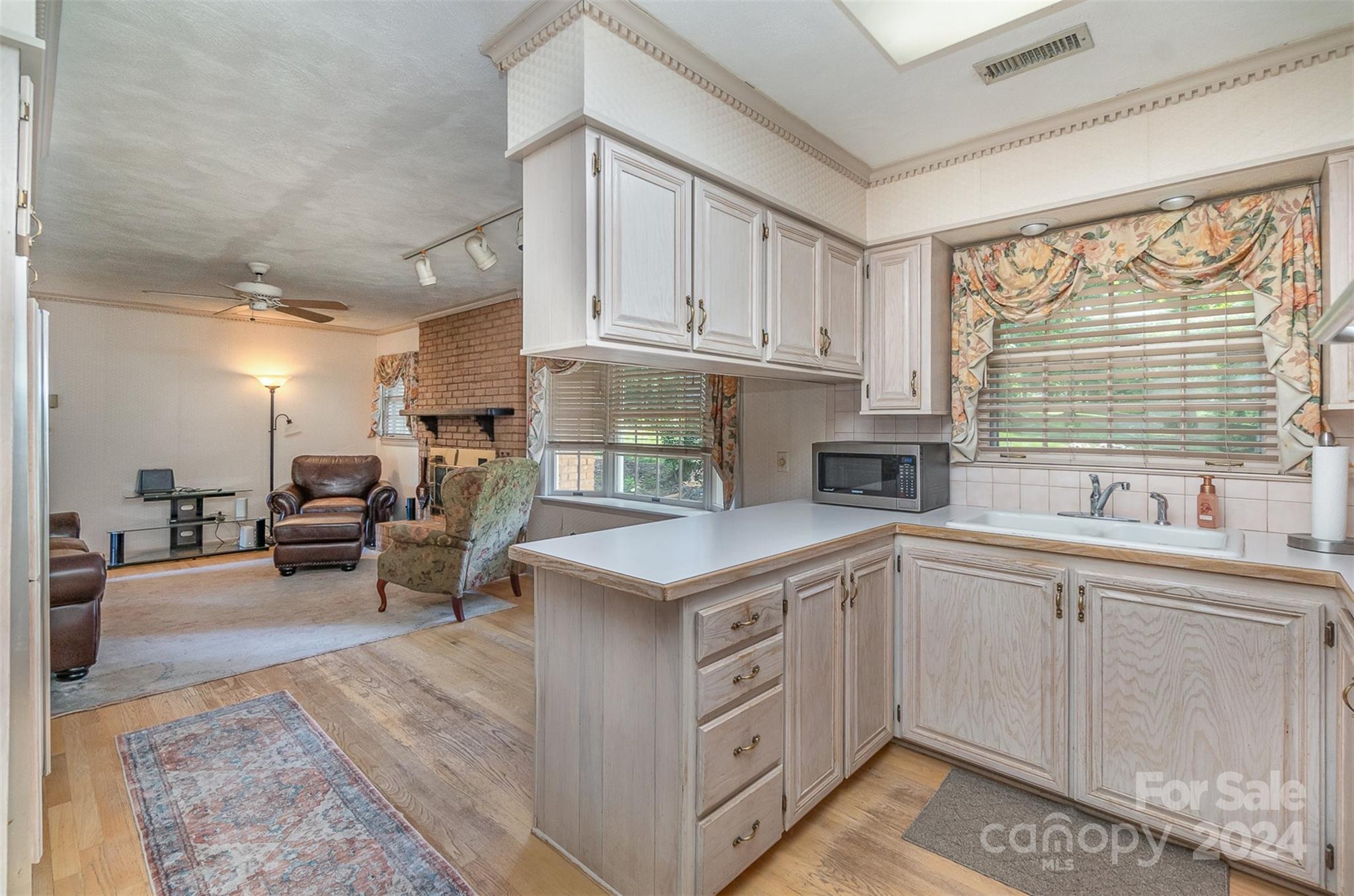 449 Kimmswick Road Charlotte, NC 28214 - Photo 8 of 26 Gallery Image 8