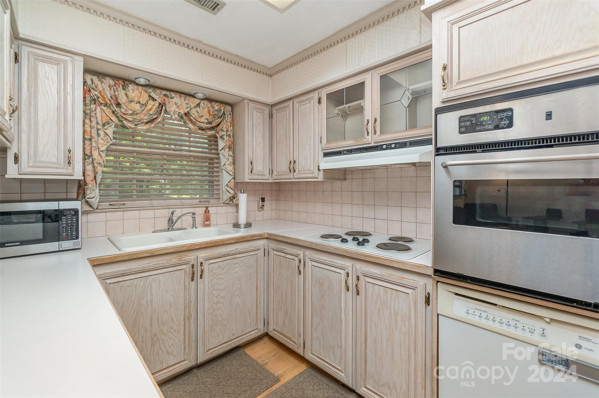 449 Kimmswick Road Charlotte, NC 28214 - Photo 9 of 26 Gallery Image 9