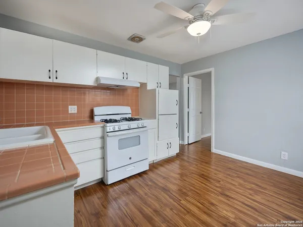 $1,300 | 142 Galaxy Drive, San Antonio, TX 78227