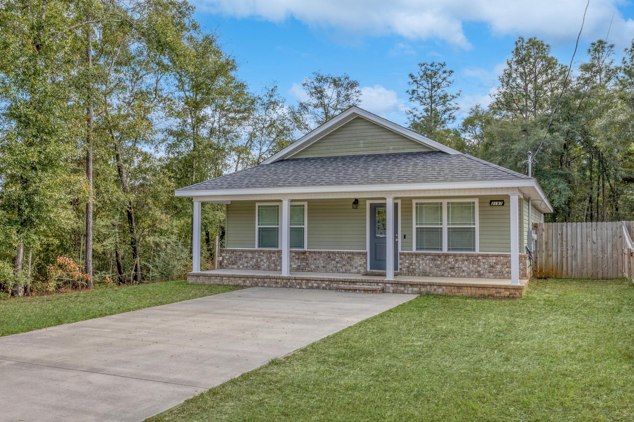 3197 Maple Street Crestview, FL 32539 - Photo 2 of 30 Gallery Image 2