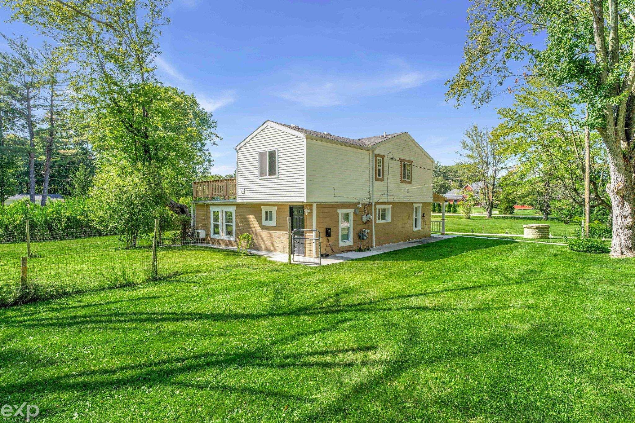 11122 North Pearson Road Utica, MI 48315 - Photo 8 of 39 50151819-d7a4d3ac-ba4a-4098-bf62-a52eb4e378b8.JPG