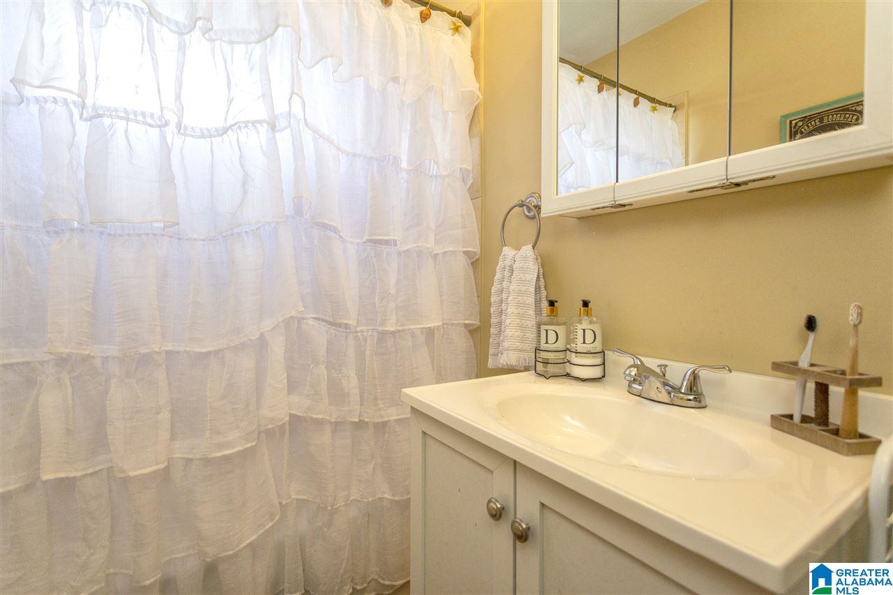 106 Dexter Avenue Bessemer, AL 35023 - Photo 22 of 34