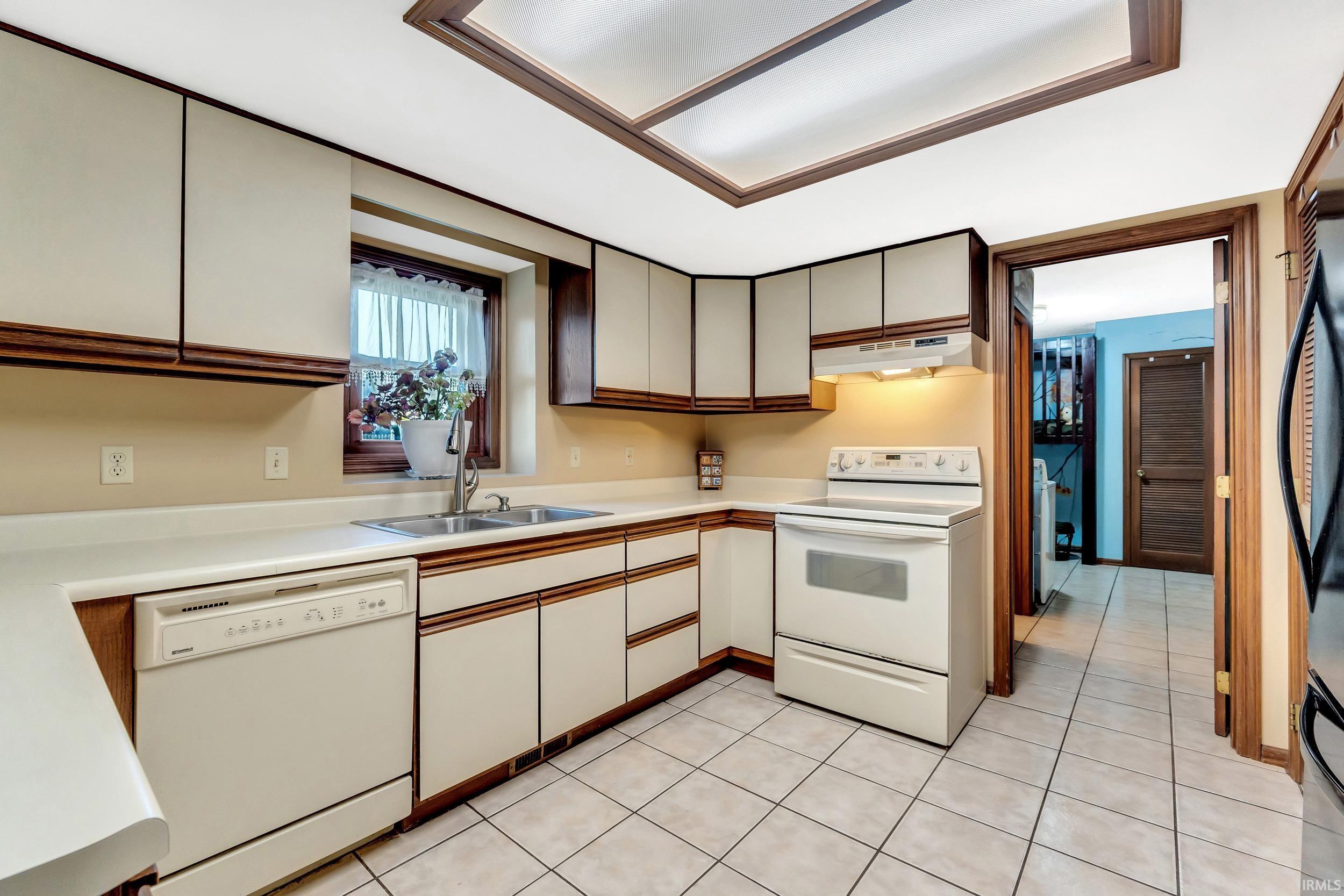 8625 Stand Ridge Run Fort Wayne, IN 46825 - Photo 11 of 35 Gallery Image 11