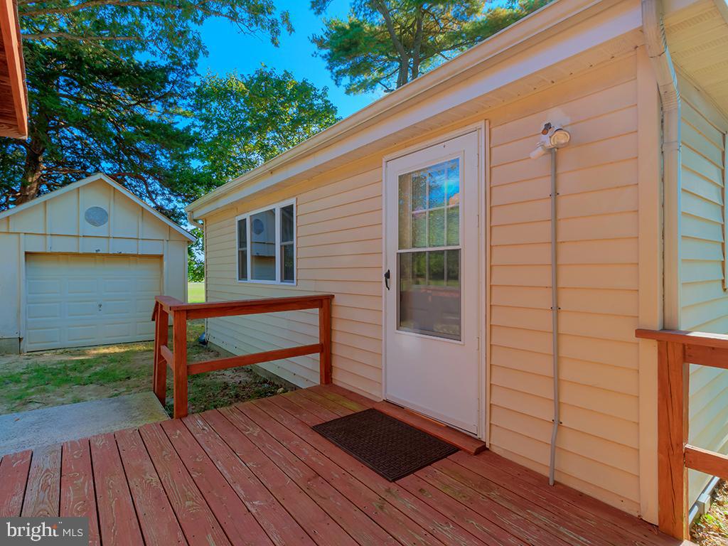26571 Broadkill Road Milton, DE 19968 - Photo 18 of 23 Back deck