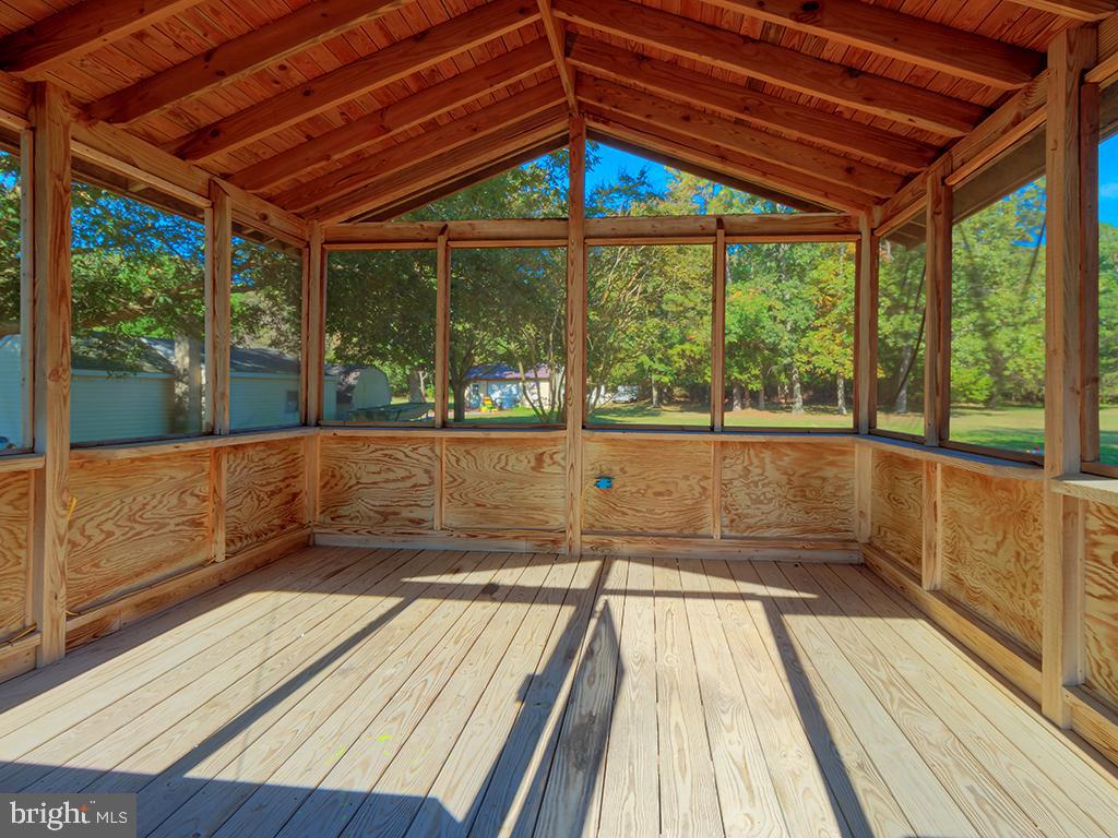 26571 Broadkill Road Milton, DE 19968 - Photo 20 of 23 Screened in gazebo deck