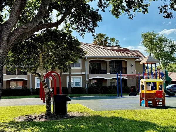 $2,450 | 11631 Southwest 2nd Street, Unit 20302, Pembroke Pines, FL 33025