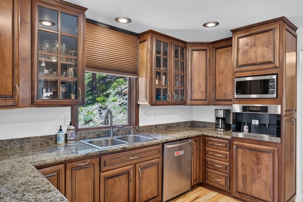 15146 Donner Pass Road Truckee, CA 96161 - Photo 10 of 28
