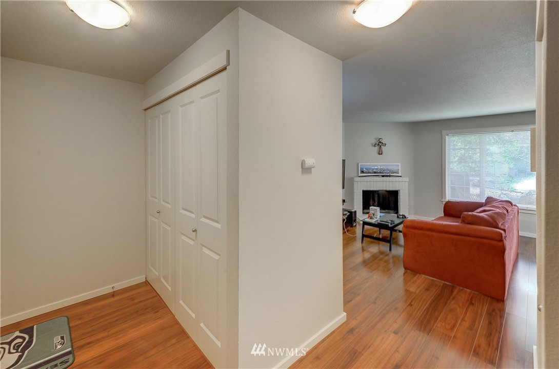 12404 East Gibson Road, Unit L102 Everett, WA 98204 - Photo 4 of 14 Gallery Image 4