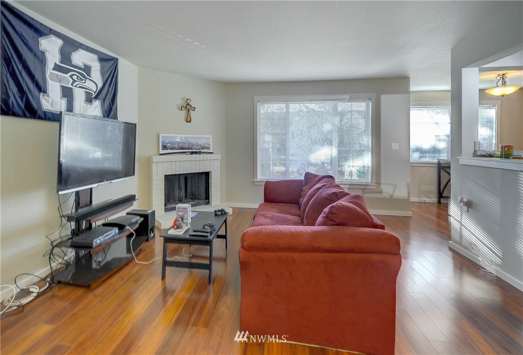 12404 East Gibson Road, Unit L102 Everett, WA 98204 - Photo 6 of 14 Gallery Image 6