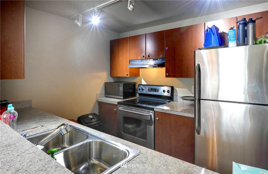 12404 East Gibson Road, Unit L102 Everett, WA 98204 - Photo 8 of 14 Gallery Image 8