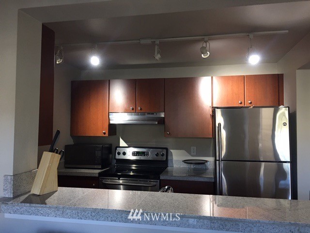 12404 East Gibson Road, Unit L102 Everett, WA 98204 - Photo 10 of 14 Gallery Image 10