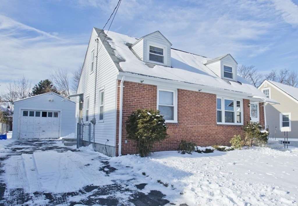 164 Winton Street Springfield, MA 01118 - Photo 2 of 23
