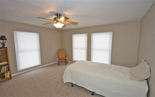 9318 North Pine Tree Road Peoria, IL 61615 - Photo 11 of 15 Gallery Image 11