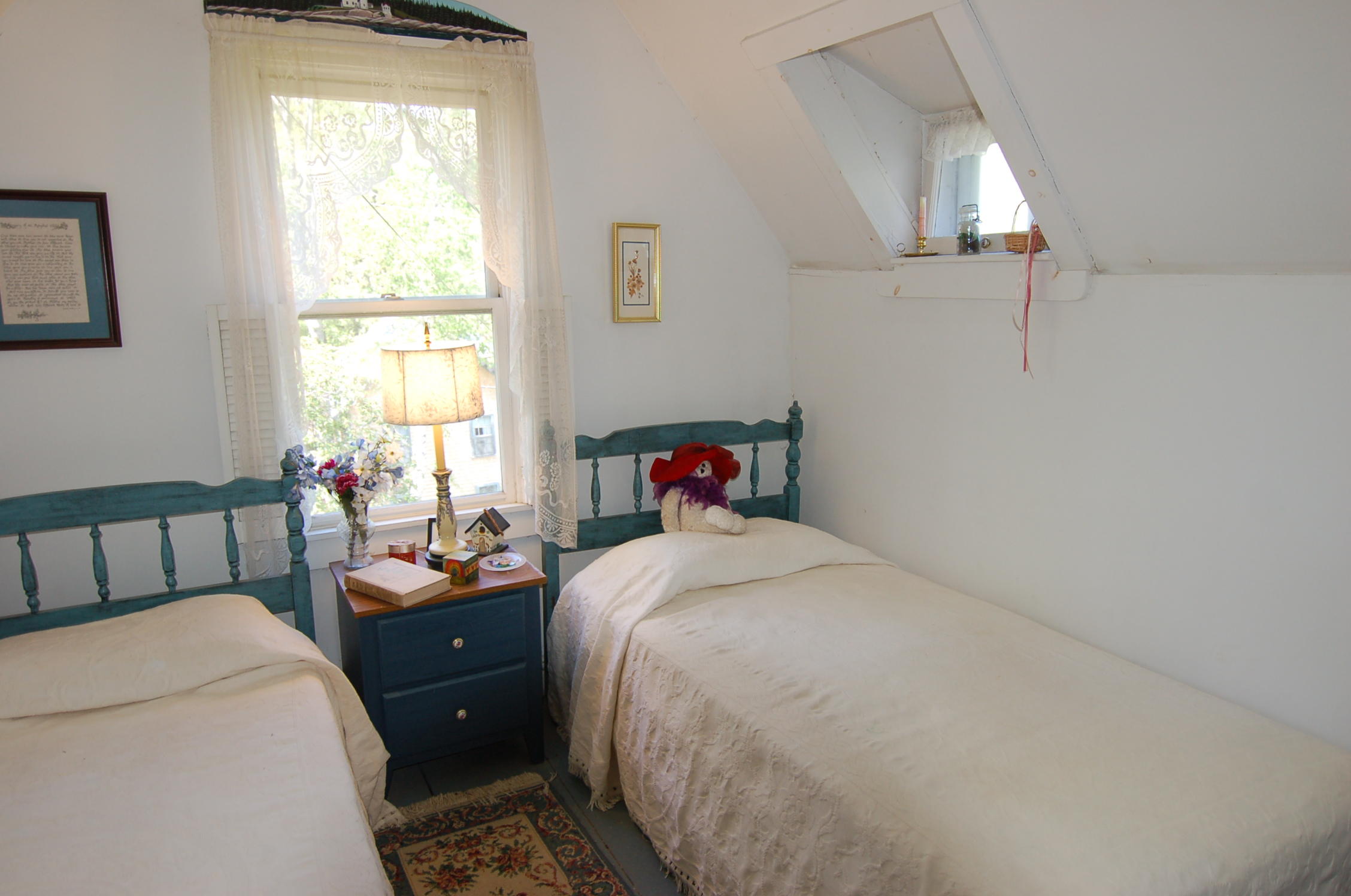 255 Shore Road Northport, ME 04849 - Photo 18 of 20 2nd Bedroom with Twin Beds